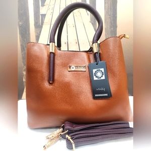 Brand New Leather Luxury Hand/ Shoulder Bag.